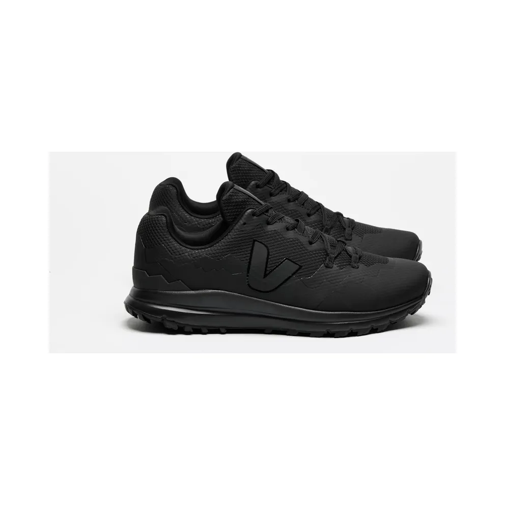 VEJA Fitz Roy – Black (FT1803771)