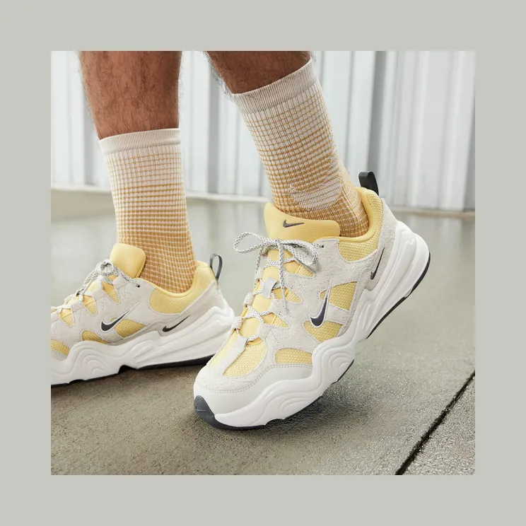 nike-tech-hera FJ9532-700