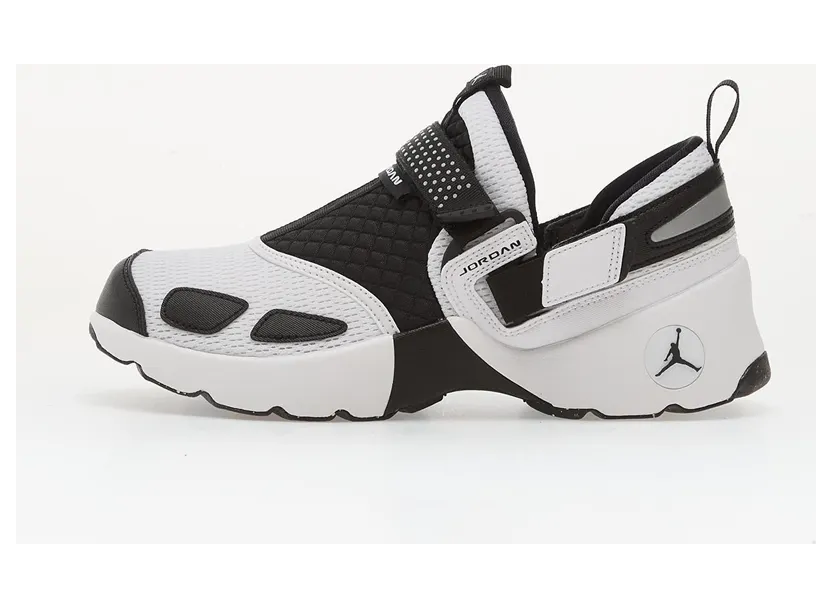 Jordan Trunner LX White Black