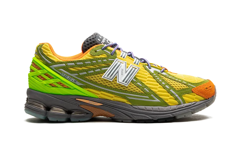 New Balance 1906R “Action Bronson – Scorpius” (M1906RBR)