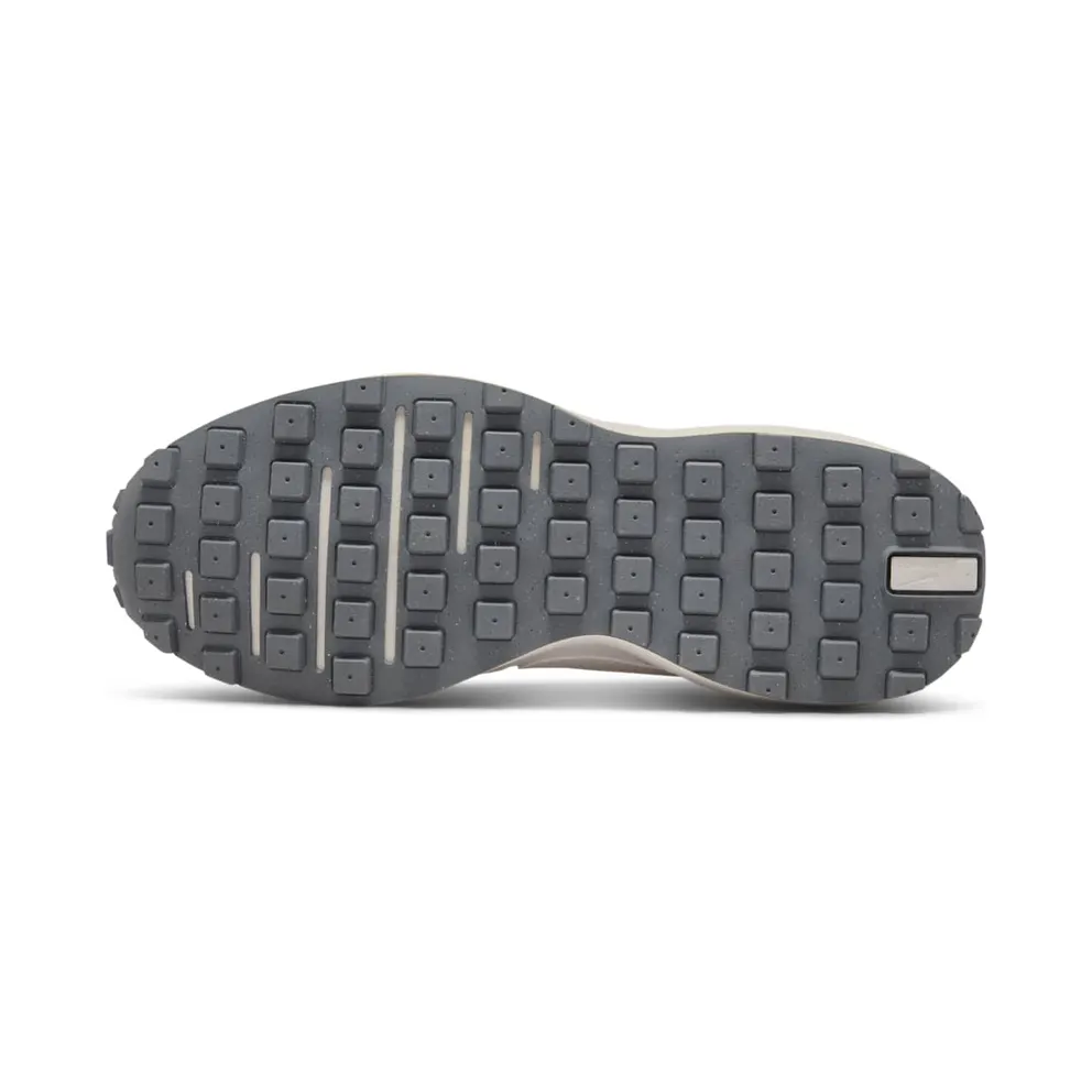 Nike Waffle One SE Older Kids’ Grey (DQ0470-001)