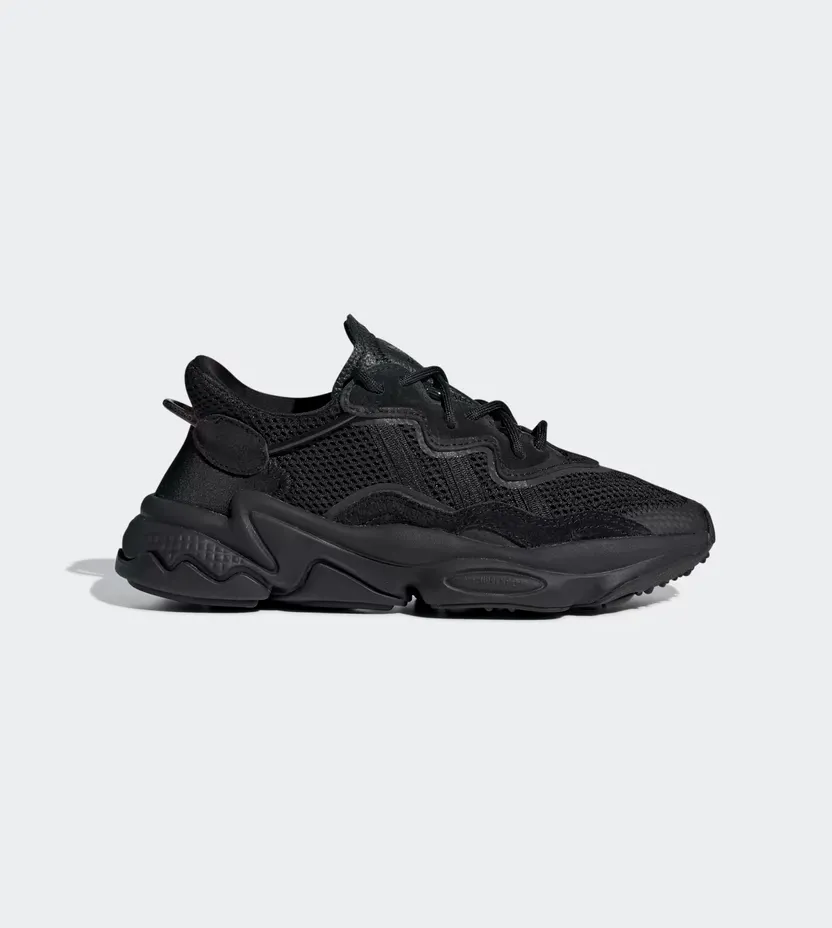 adidas OZWEEGO Core Black / Core Black / Trace Grey Met. (EE7775)