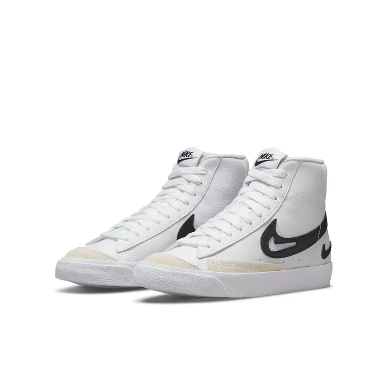 Nike Blazer Older Kids’ White (DR7893-100)