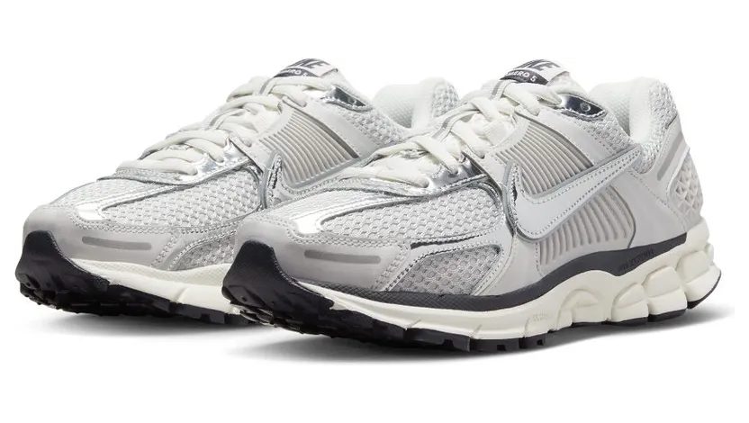Nike Zoom Vomero 5 “Photon Dust”: het grijspalet dat alles kan