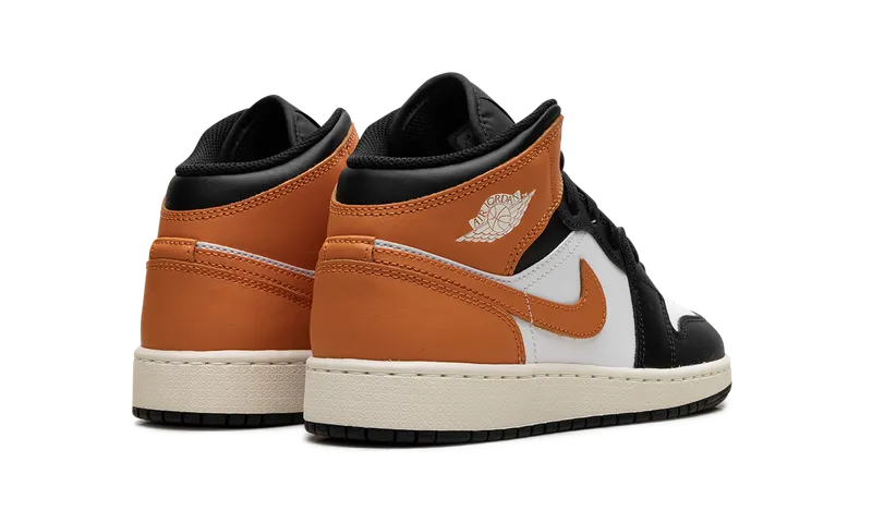 Air Jordan 1 Mid GS “Starfish Black Toe” (DQ8423-801)