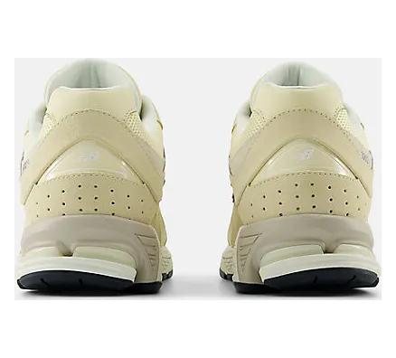 new-balance-2002r M2002RFI