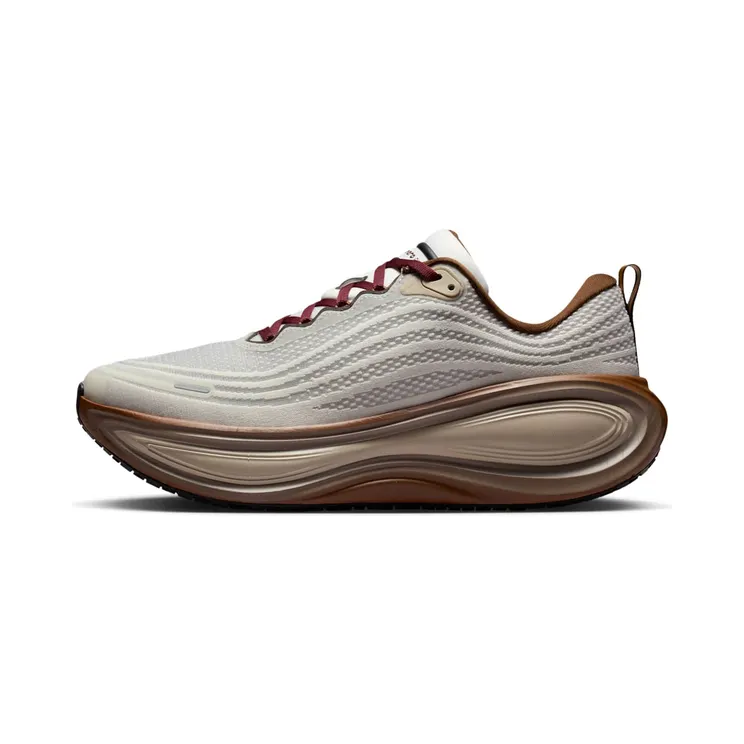 Nike Vomero Plus “Sail / Caldera Brown / Black / Pecan” (IO4482-100)