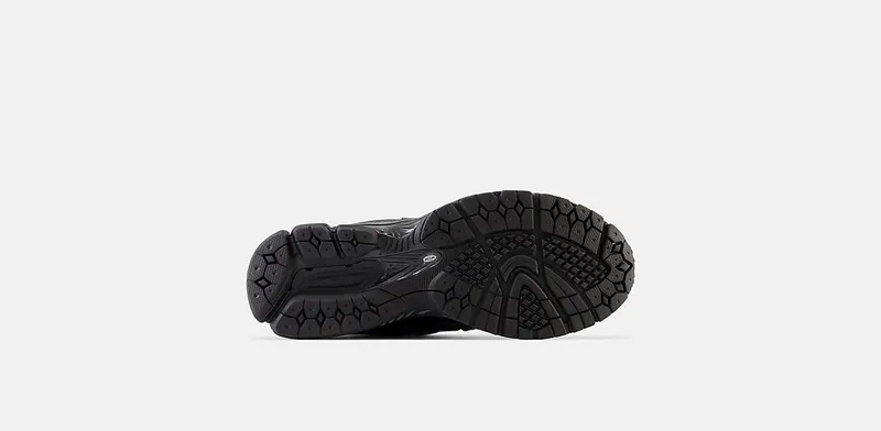New Balance 1906R Black Silver (M1906RCH)