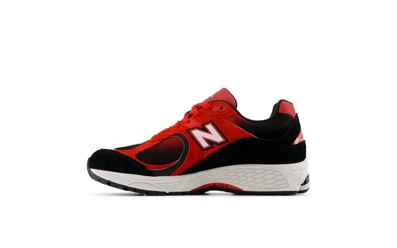 New Balance 2002R “Black/True Red” (U2002RZA)