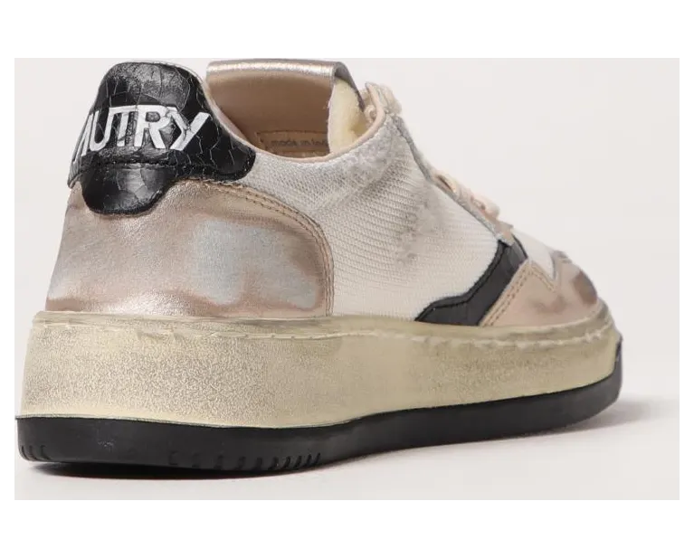 Autry Sneakers Gold (AVLWMS0909) (2)