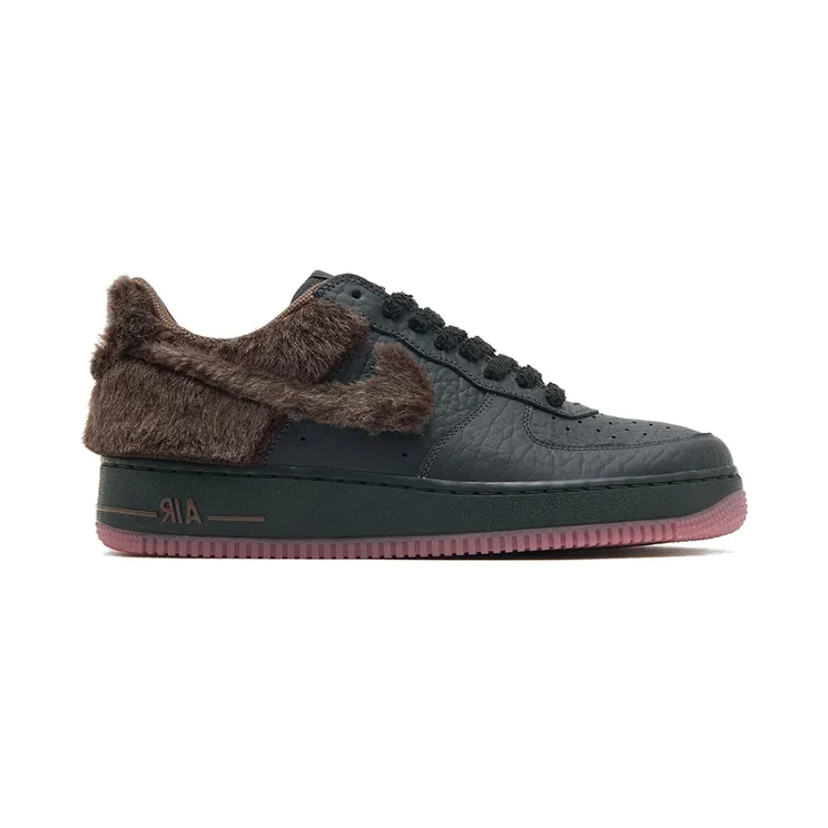 AF1 “NYC Rat”: bruine bontvacht op de Swoosh, en ja, dat is expres