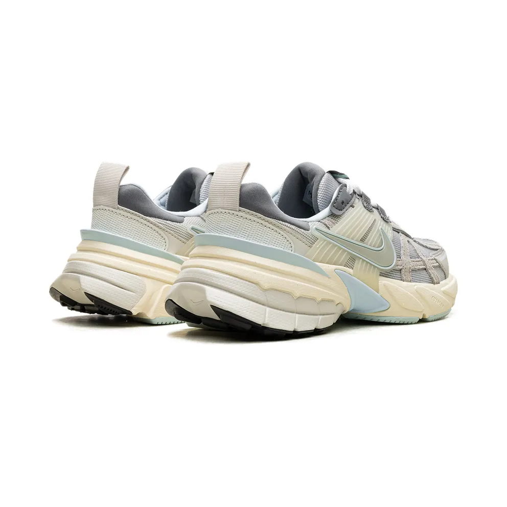 Nike V2K Run “METALLIC PLATINUM” (FZ3596-072)