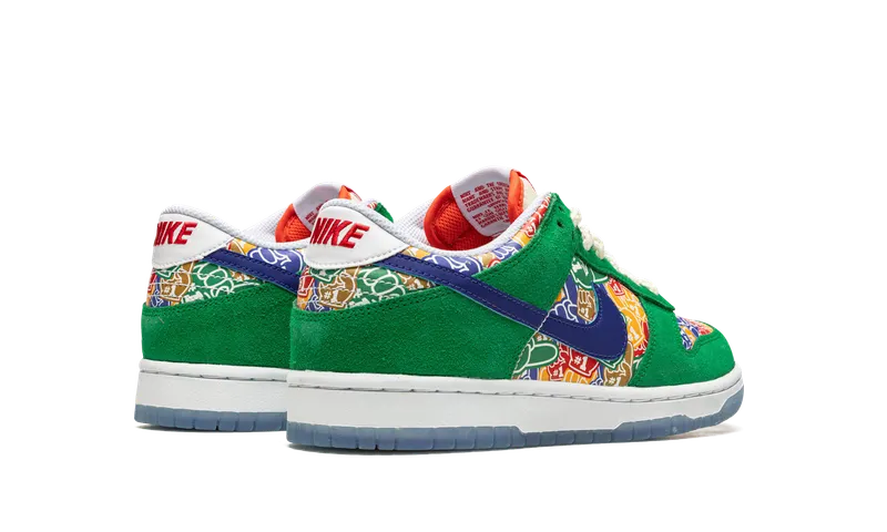 Nike Dunk Low “Foam Finger GS” (DZ5299-300)