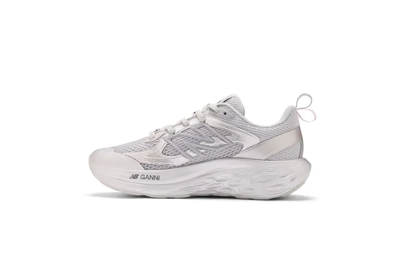 New Balance Fresh Foam Trainer GANNI Silver Metallic (UTRNGA)