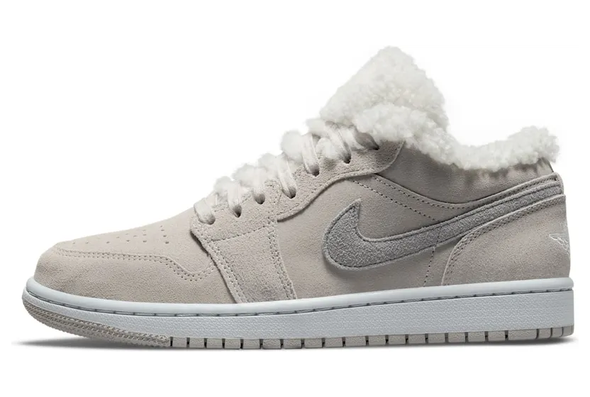 Air Jordan 1 Low SE Sherpa Fleece “College Grey / Particle Grey / Neutral Grey / White” (DO0750-002)