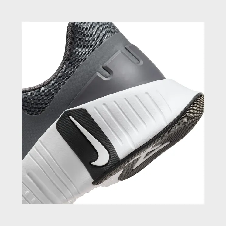 nike-free FN6616-001