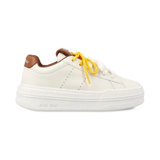 Miu Sneakers met logo-reliëf – Beige (5E710E3L48)