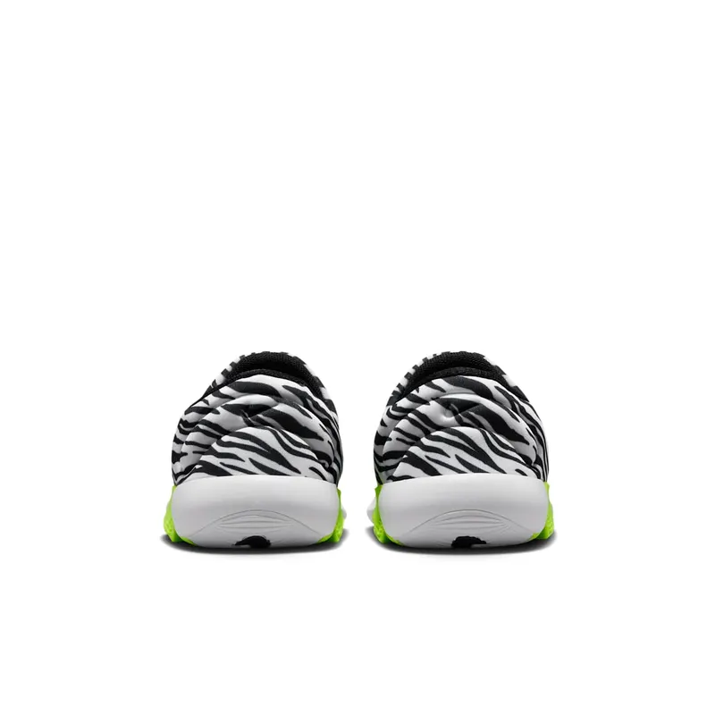 Nike Swoosh Go “White / Volt / Black” (IV5719-100)