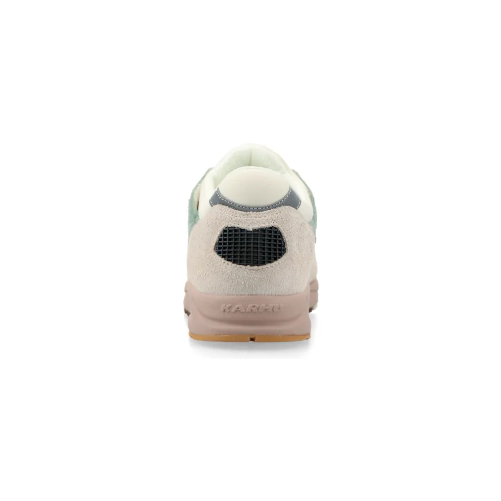 Karhu x MÖLKKY Aria 95 (turtledove / iceberg green) – F803128