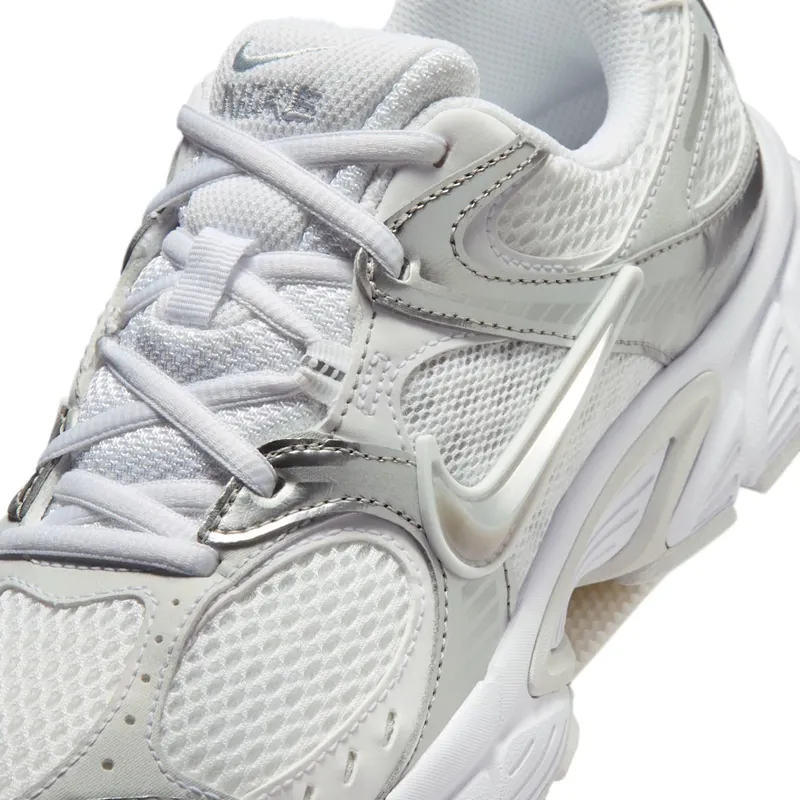 Nike V5 RNR “White Metallic Platinum” (HQ7901-112)