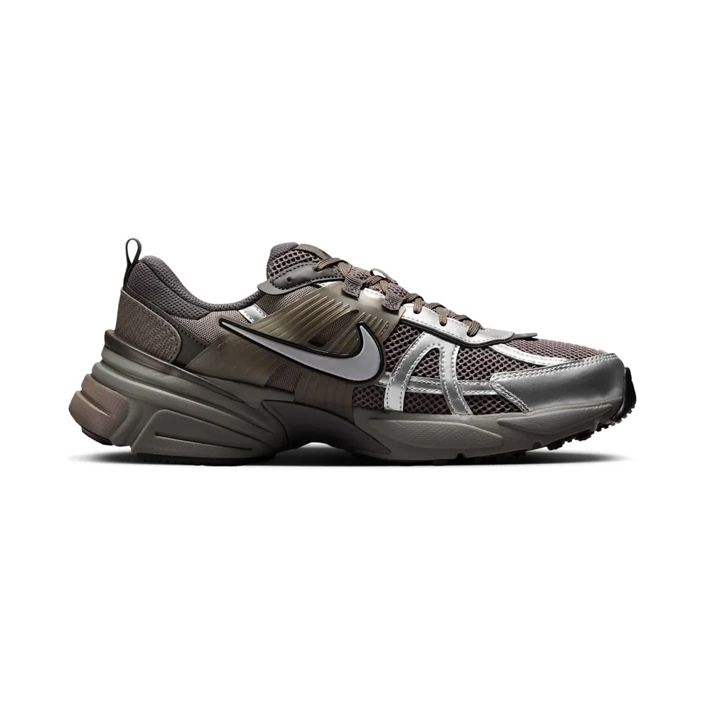 Nike V2K Run “Cave Stone Flat Pewter Medium Ash Metallic Silver” (HQ1678-200)