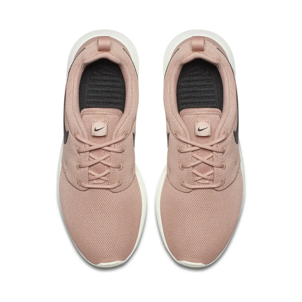 Nike ROSHE ONE “Particle Pink” (844994-601)