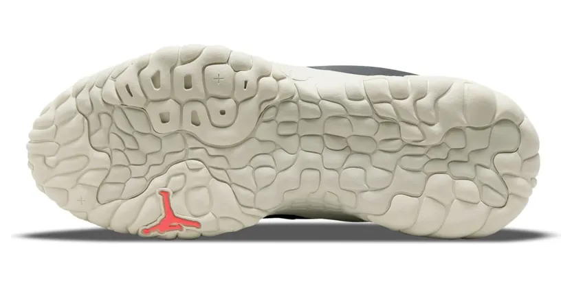 air-jordan-delta CV8121-012