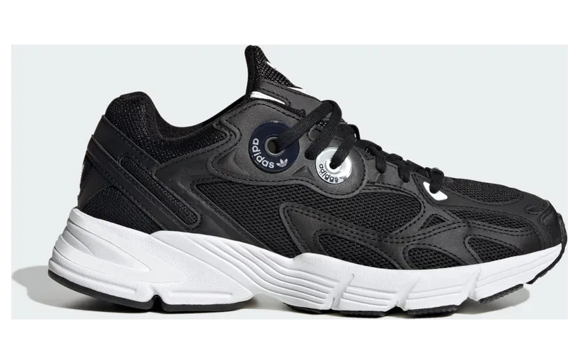 adidas Astir Core Black / Core Black / Cloud White (IE9886)