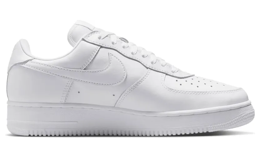 Nike Air Force 1 Low ’01 All White: de puurste basic getest (3)