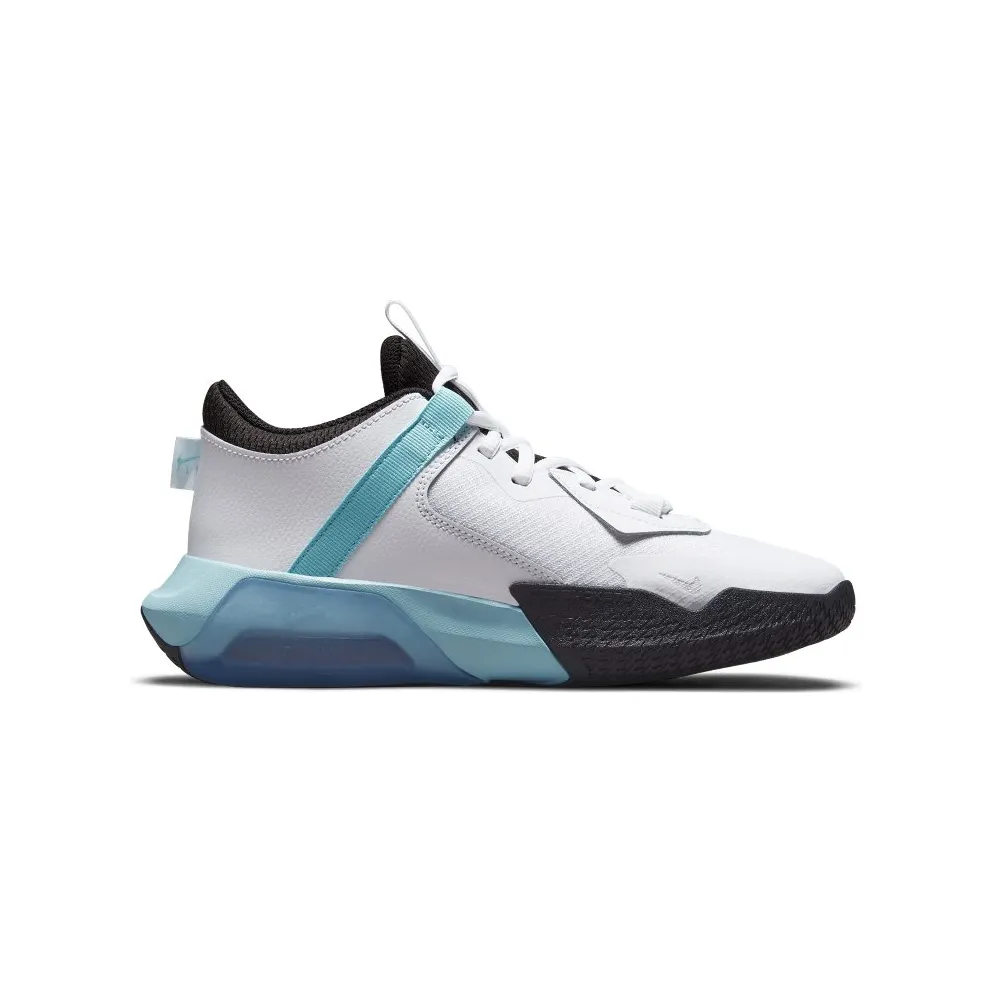 Nike Air Zoom Crossover Older Kids’ Basketball White (DC5216-101)