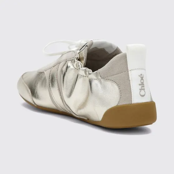Chloé CHLOÉ Kick Low-Top Sneakers in a Mix of Smooth, Suede, and Laminated Leather Dove Grey (CH26A15RYO9DG)