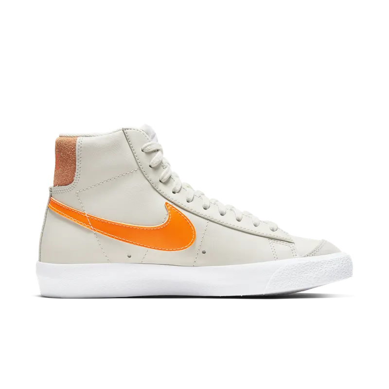 Nike  Blazer Mid ’77 Light Bone (W) Light Bone/Orange Trance-White-Total Orange (CZ0461-001)