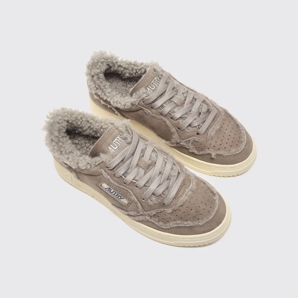 Autry Medalist Low Sneakers in Two-Tone Suede with a Perforated Toe Dove Grey (AULWGX02)