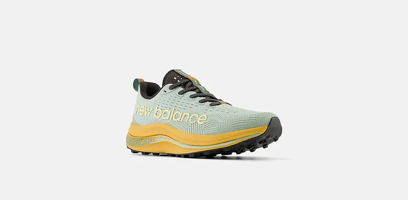 New Balance FuelCell SuperComp Trail Clay Ash Dried Apricot Dark Juniper (WTTRXCC1)