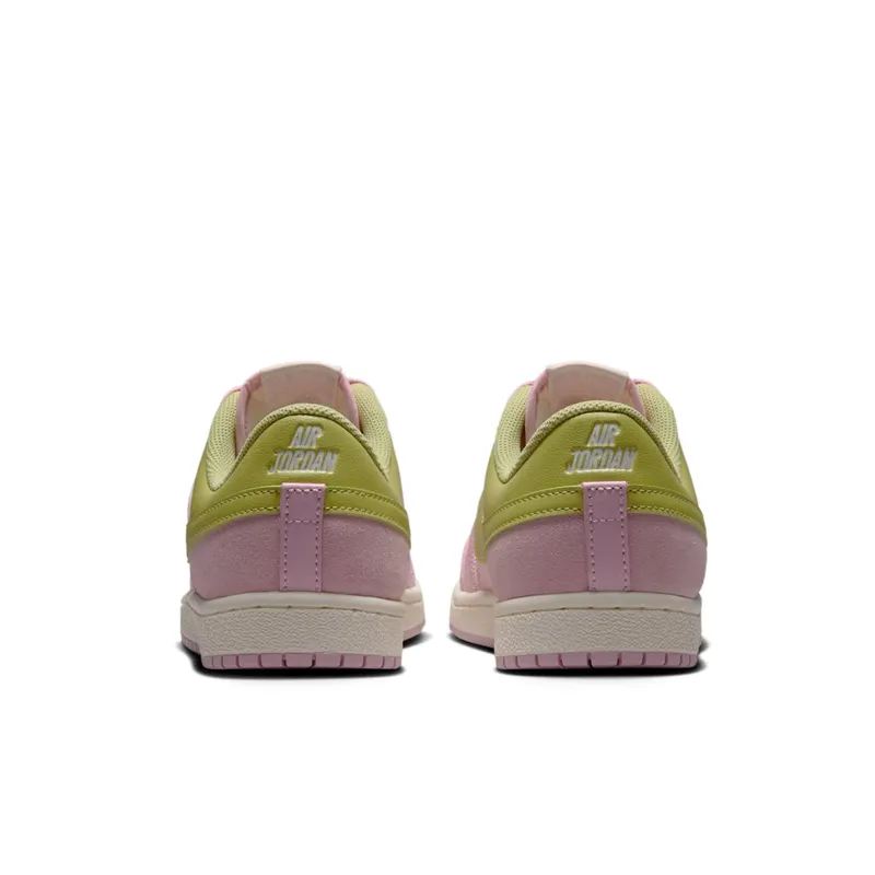Jordan Skyline Low Iced Carmine Lawn (IQ0704-607)