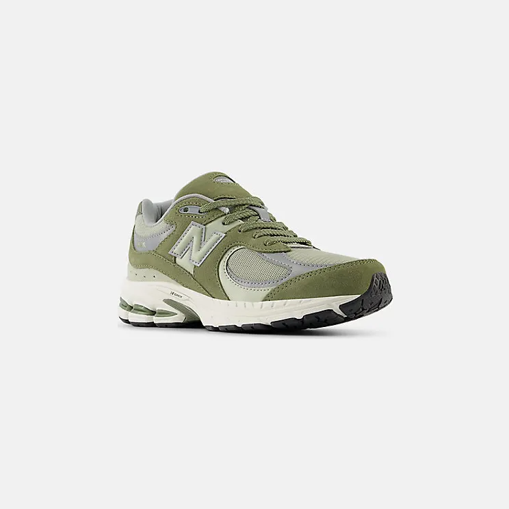 new-balance-2002r GC2002CA
