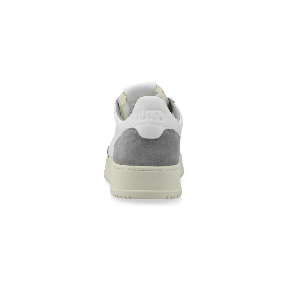 Autry Medalist Low (goat / suede white / grey) – AULMGS37