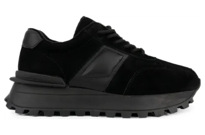 Linda Baumann mit dicker Sohle “Black” (6044252036)