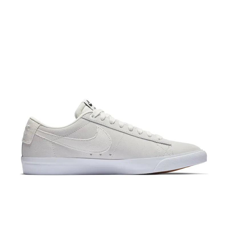 Nike SB Blazer Low GT Summit White Summit White/Obsidian-Gum Yellow-Summit White (704939-100)