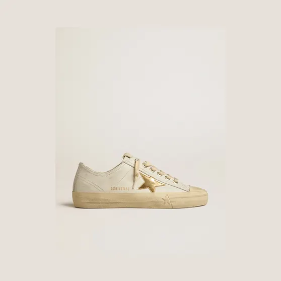 Golden Goose V-Star In White Leather With Gold Metallic Leather Star (GWF00129.F005292.10272)