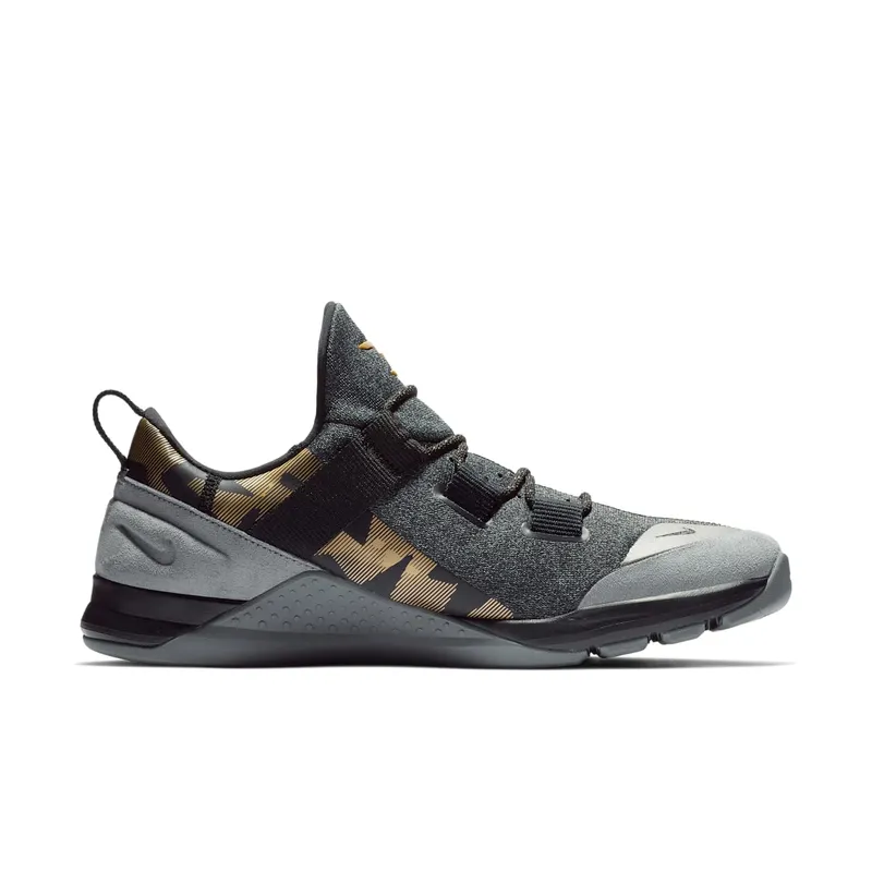 Nike Tech Trainer Russell Wilson Black/Cool Grey-Metallic Gold (AV6257-070)