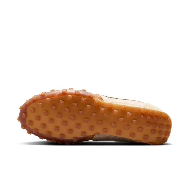 Nike Waffle Racer ’26 “Linen Light British Tan Aluminum” (IR7017-212)