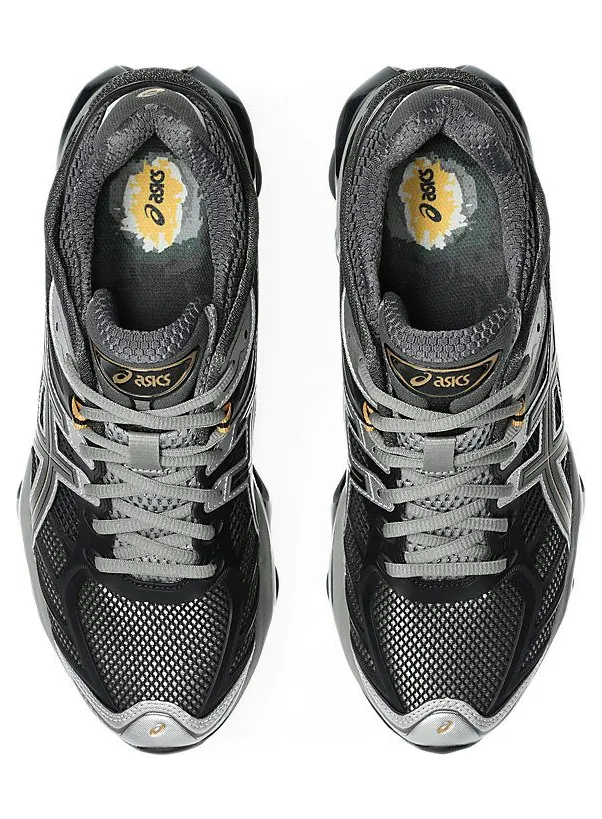 Asics Gel-Kinetic 2.0 “Clay Grey Black”: statement in donkere tinten (6)