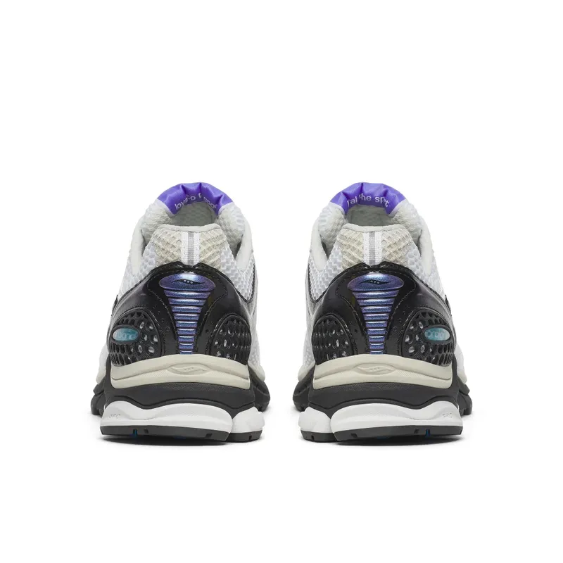 SAUCONY ProGrid Triumph 4 “White / Night Sky” (S70704-24)