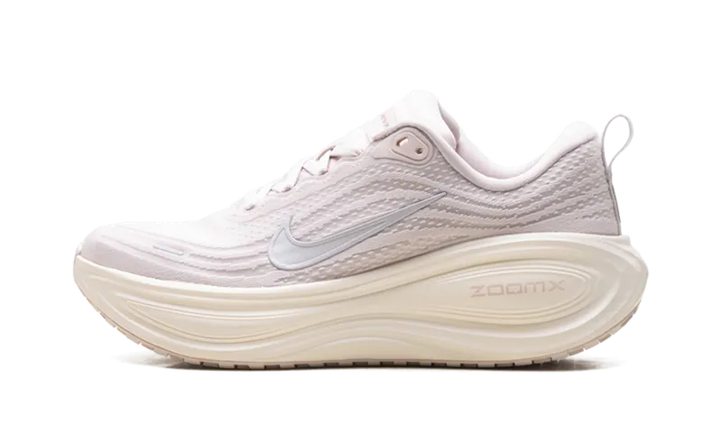 Nike Vomero Plus “Silt Red Stardust” (HV8154-605)