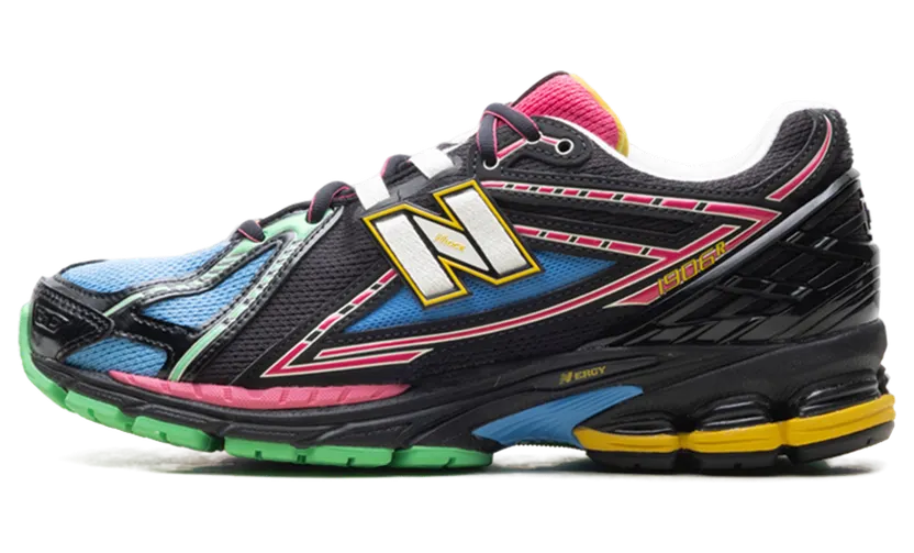 New Balance 1906R “Black / Pink – Footlocker Exclusive” (U1906RDM)