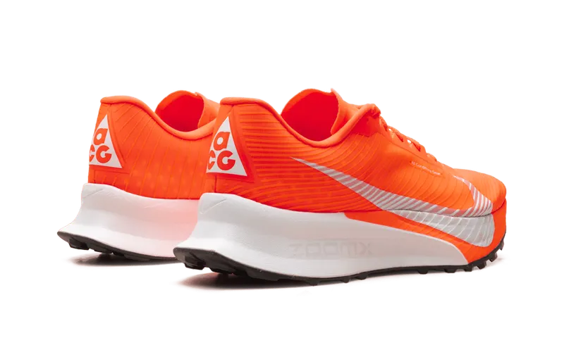 Nike ACG Ultrafly Trail “Hyper Crimson / Total Orange” (HF5668-801)