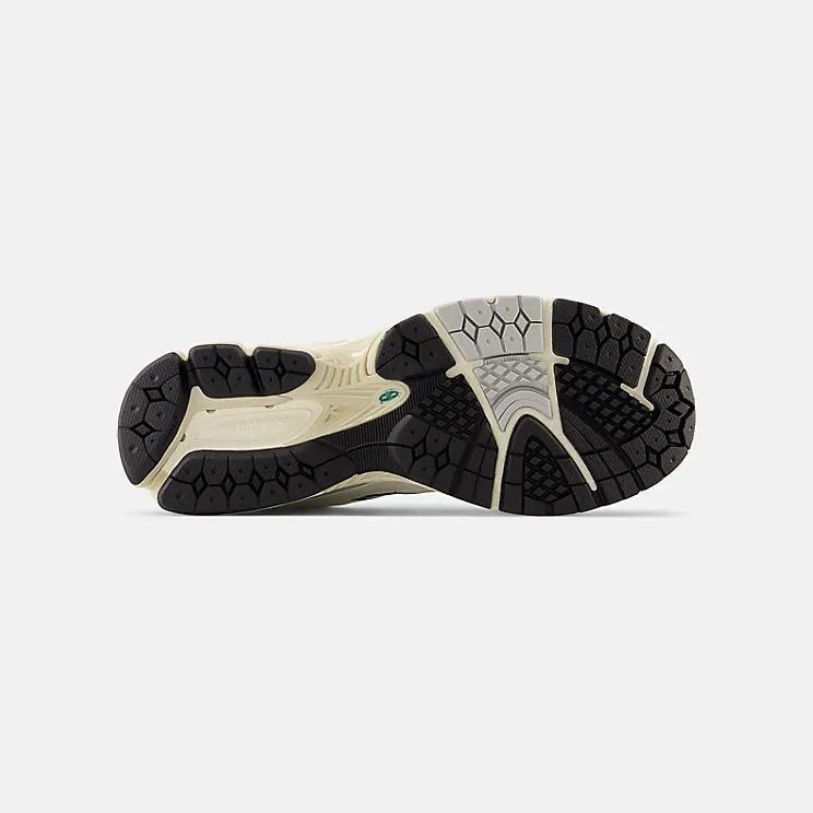 new-balance-2002r M2002RVD