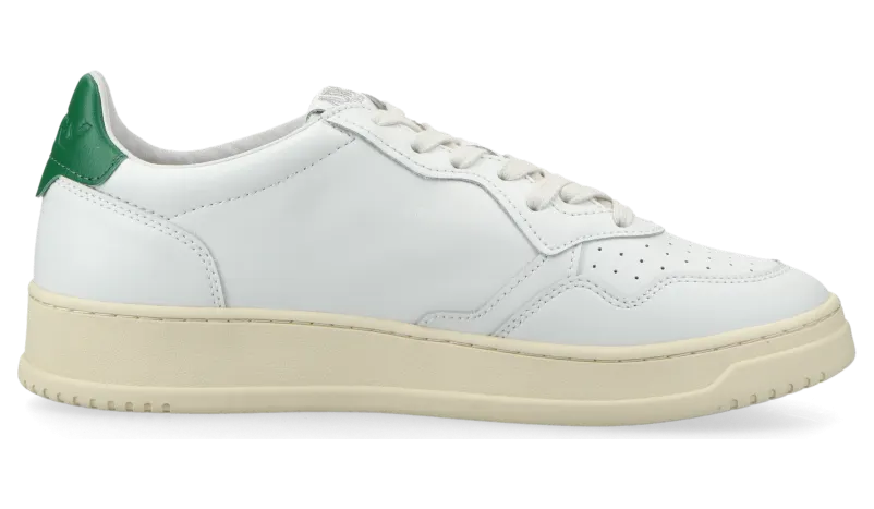 Autry Medalist Low Leather “White” (AULWLL20) (3)