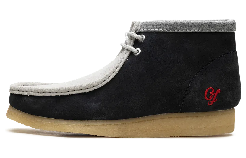 Clarks Wallabee Boot VCY “Navy Grey” (26165077)